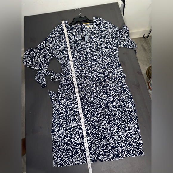 BODEN ‘Ines’ Leaf Print Shift Dress - Picture 8 of 8